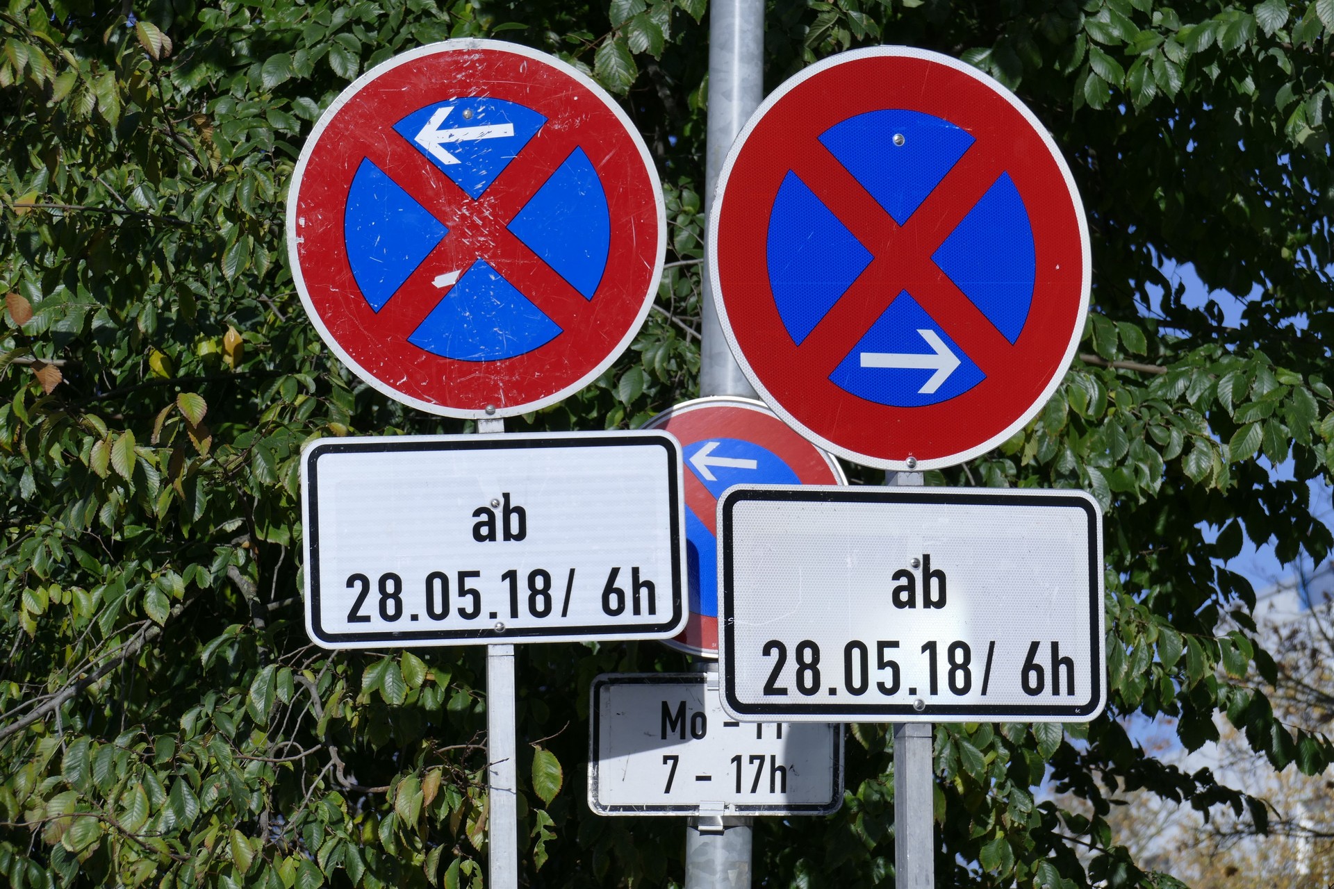 Verkehrsschilder-Halteverbotsschilder