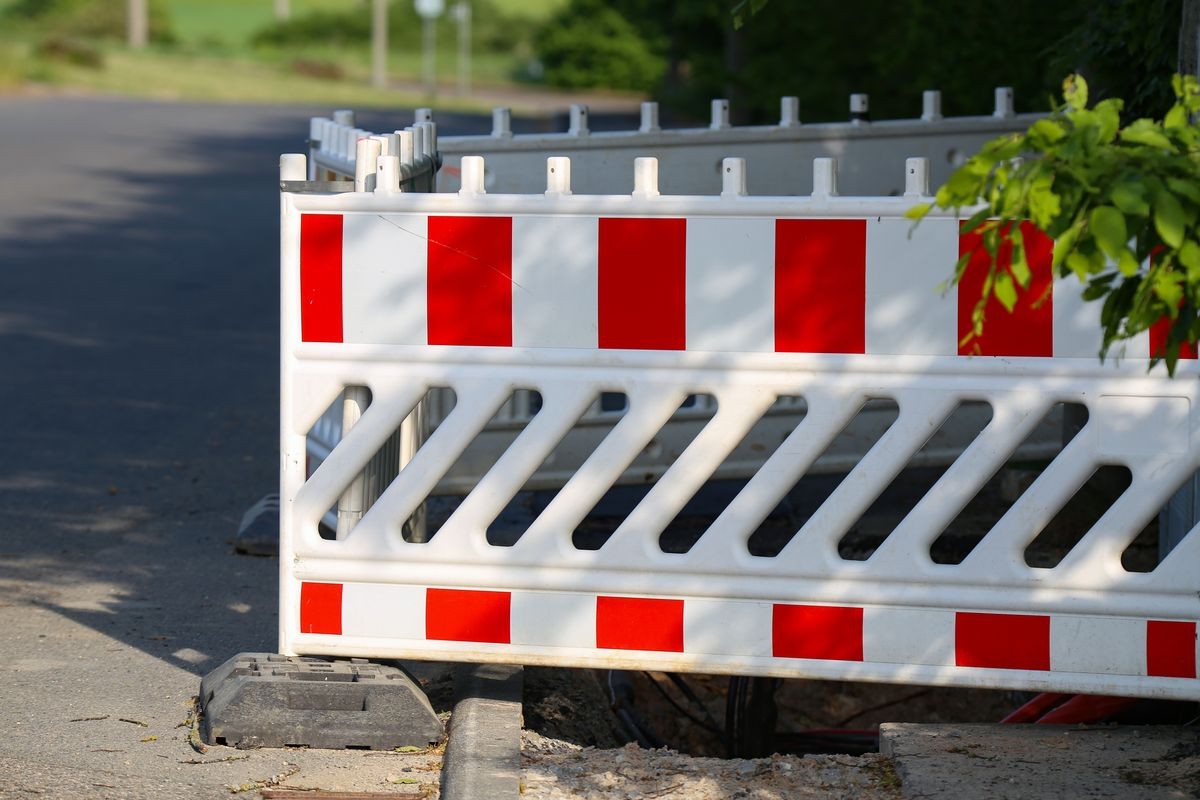 Roadblock / Special fences block off traffic during road repairs